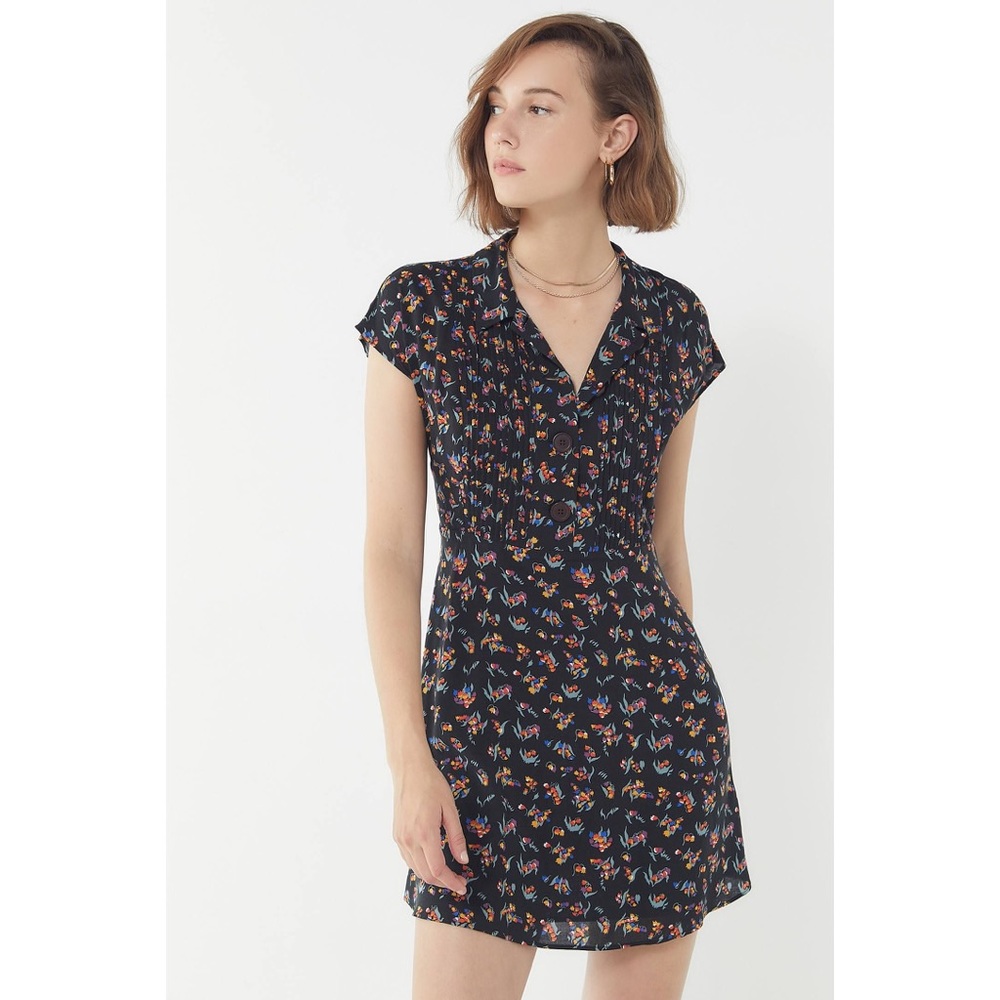 Cheap Bundles ☮️ NWT Nancy floral print dress UO